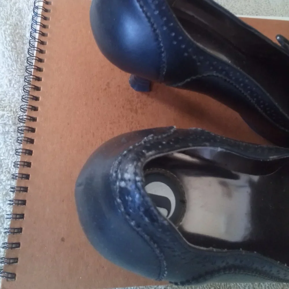 GREAT UC J black heels